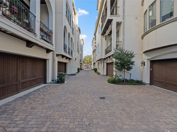 1700 Sunset Boulevard E, Houston TX 77005