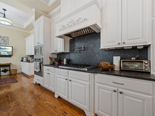 1700 Sunset Boulevard E, Houston TX 77005