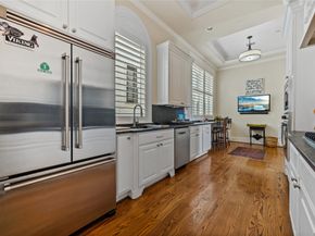1700 Sunset Boulevard E, Houston TX 77005