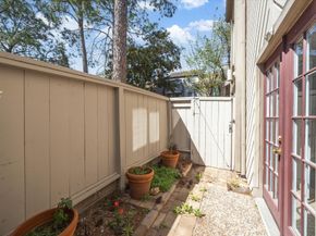 1071 Country Place Drive 1071, Houston TX 77079