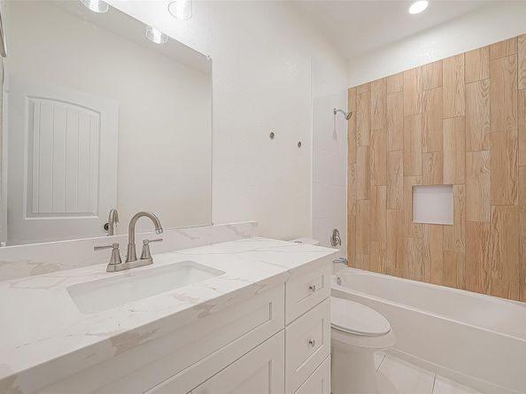 336 De Haven Street, Houston TX 77029