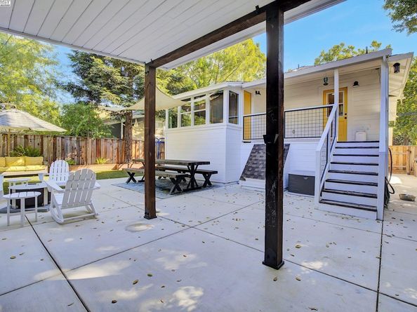 1215 Castro St, Martinez CA 94553