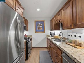 5015 Valley Crest Dr #121 121, Concord CA 94521