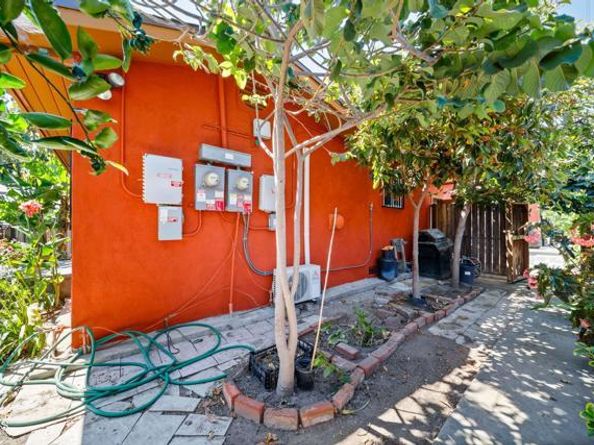 1449 E 75th Street, Los Angeles CA 90001