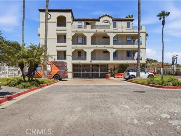 4167 Warner 205, Huntington Beach CA 92649