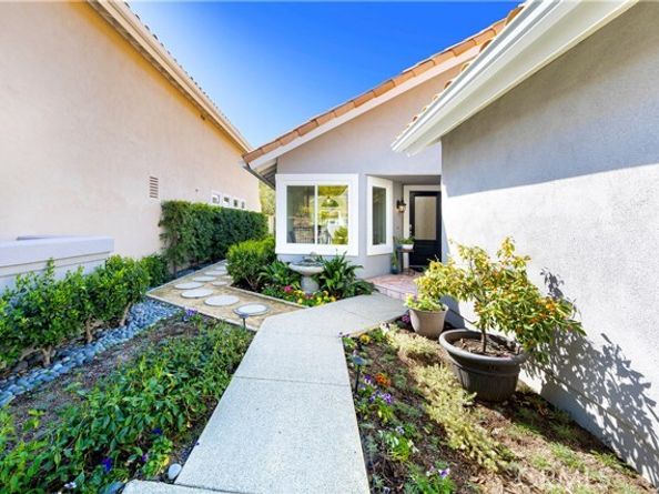 4 Malaquita, Laguna Hills CA 92679