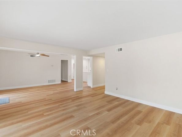 19437 Bryant Street, Northridge (los Angeles) CA 91324