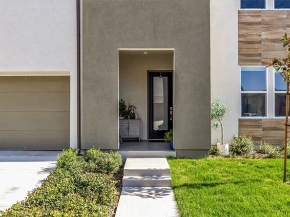 160 Brackens, Lake Forest (el Toro) CA 92630