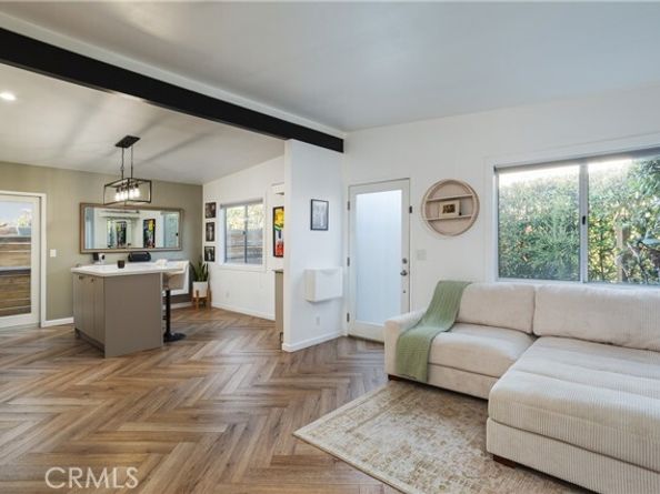 541 Bernard St, Costa Mesa CA 92627