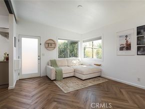 541 Bernard St, Costa Mesa CA 92627