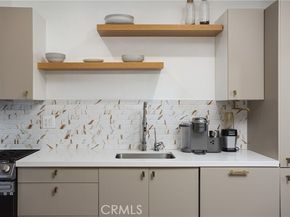 541 Bernard St, Costa Mesa CA 92627