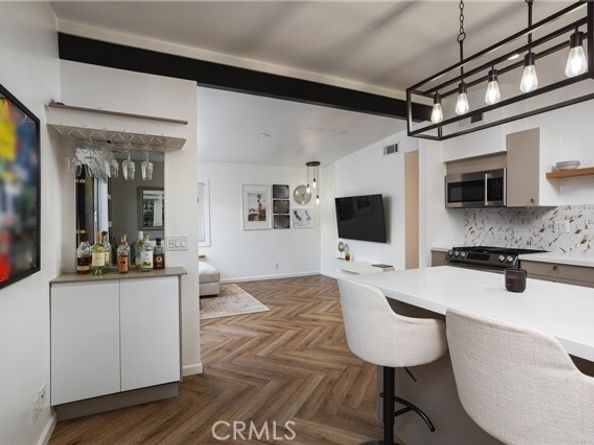 541 Bernard St, Costa Mesa CA 92627