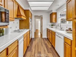 8308 Zelzah, Northridge (los Angeles) CA 91325