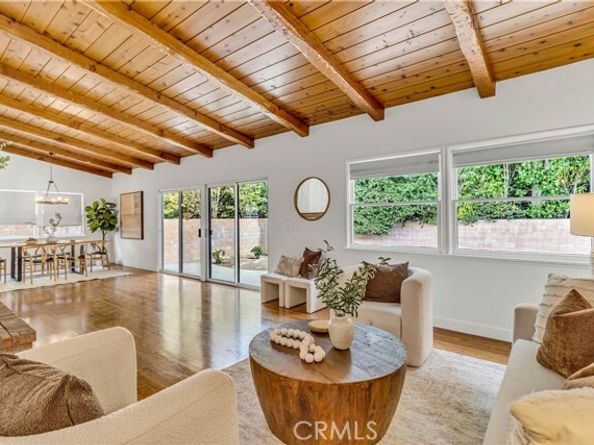 8308 Zelzah, Northridge (los Angeles) CA 91325