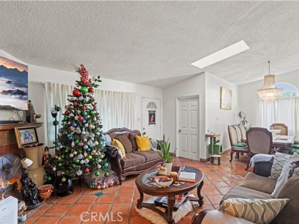 14263 Hubbard, Sylmar (los Angeles) CA 91342