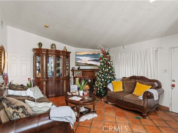 14263 Hubbard, Sylmar (los Angeles) CA 91342