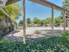 6225 Shoup Avenue 109, Woodland Hills (los Angeles) CA 91367