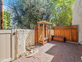 6225 Shoup Avenue 109, Woodland Hills (los Angeles) CA 91367