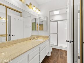 6225 Shoup Avenue 109, Woodland Hills (los Angeles) CA 91367