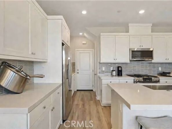 442 lobata, Irvine CA 92618