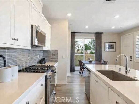442 lobata, Irvine CA 92618