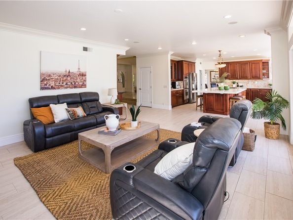 30 Calle De Princesa, Laguna Hills CA 92679