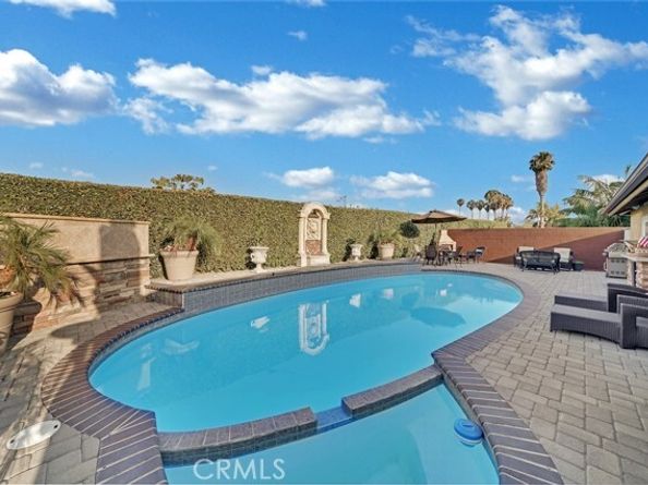 21382 Lemontree, Huntington Beach CA 92646