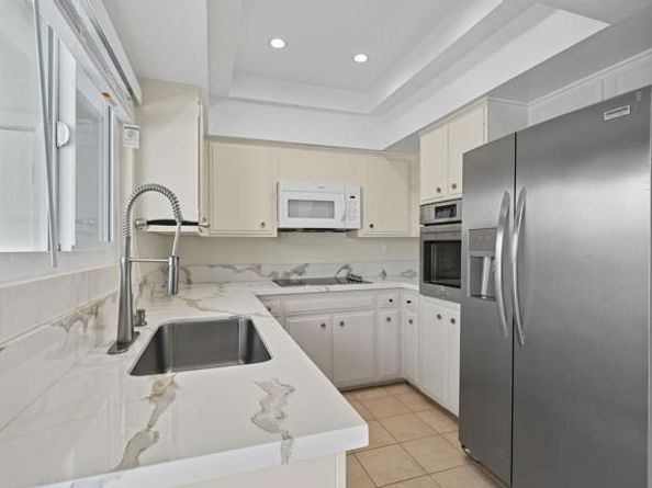 3685 Vista Campana 62, Oceanside CA 92057