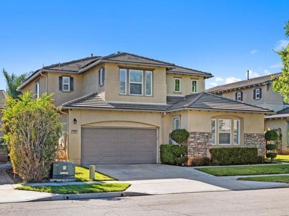 2949 Oro Blanco Cir, Escondido CA 92027