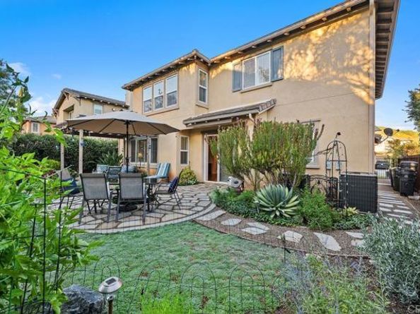 2949 Oro Blanco Cir, Escondido CA 92027