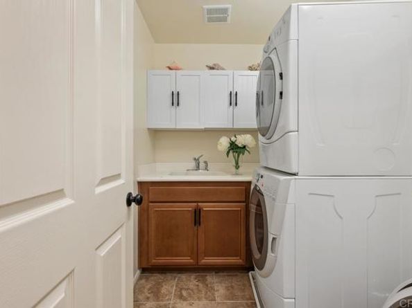 2949 Oro Blanco Cir, Escondido CA 92027