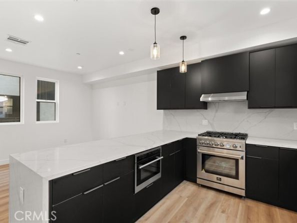 11410 W Calvert Street, North Hollywood (los Angeles) CA 91606