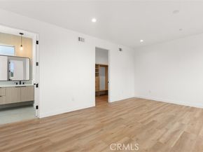 11410 W Calvert Street, North Hollywood (los Angeles) CA 91606