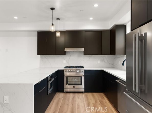 11410 W Calvert Street, North Hollywood (los Angeles) CA 91606