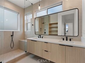 11410 W Calvert Street, North Hollywood (los Angeles) CA 91606