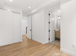 11410 W Calvert Street, North Hollywood (los Angeles) CA 91606