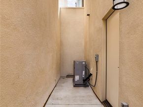 1642 W Saratoga Lane, San Pedro (los Angeles) CA 90732