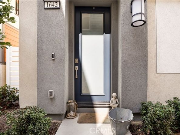 1642 W Saratoga Lane, San Pedro (los Angeles) CA 90732