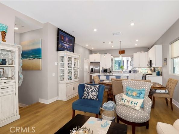 1642 W Saratoga Lane, San Pedro (los Angeles) CA 90732