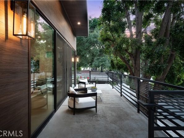 9836 Yoakum Drive, Beverly Hills CA 90210