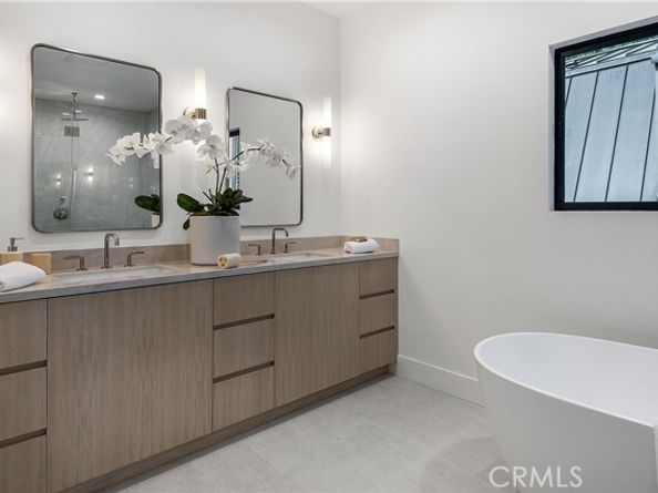 9836 Yoakum Drive, Beverly Hills CA 90210