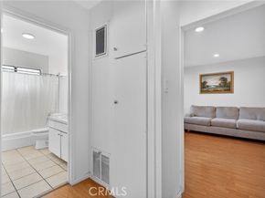 7826 Laurel Canyon Boulevard 17, North Hollywood (los Angeles) CA 91605