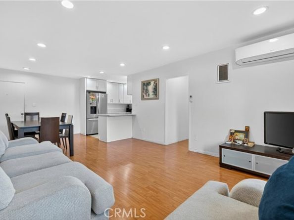 7826 Laurel Canyon Boulevard 17, North Hollywood (los Angeles) CA 91605