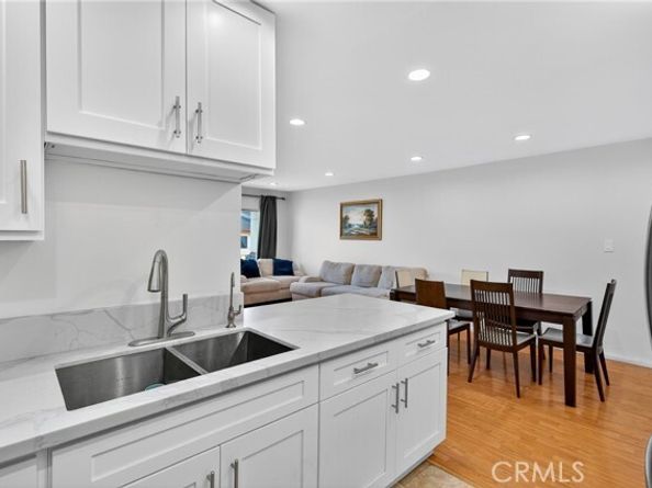 7826 Laurel Canyon Boulevard 17, North Hollywood (los Angeles) CA 91605