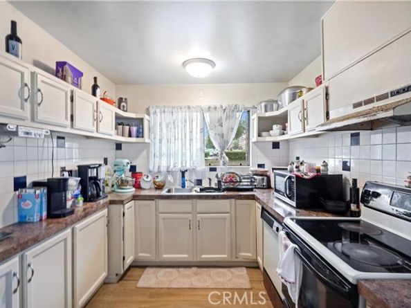 22855 Vanowen, West Hills (los Angeles) CA 91307