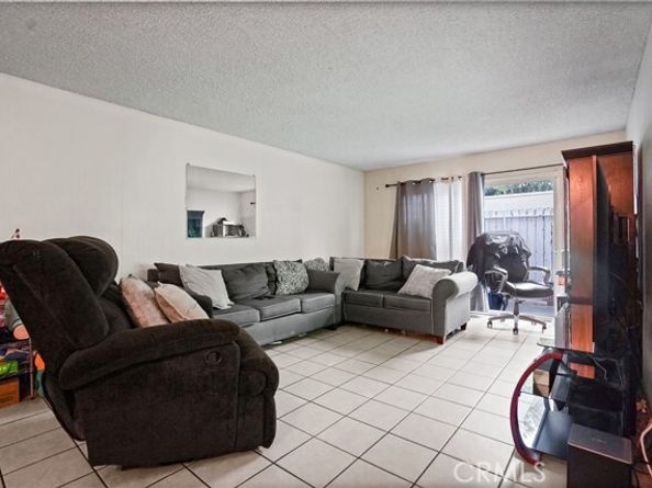 22855 Vanowen, West Hills (los Angeles) CA 91307