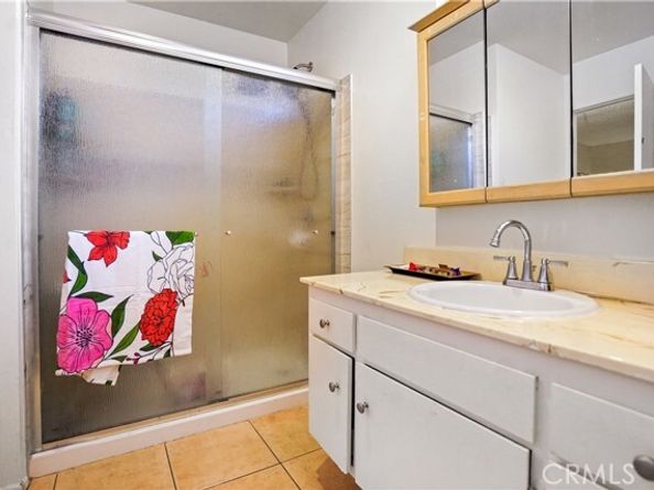 22855 Vanowen, West Hills (los Angeles) CA 91307