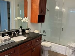 7101 Farralone Avenue 135, Canoga Park (los Angeles) CA 91303