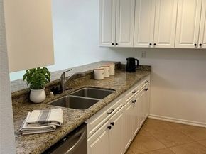 7101 Farralone Avenue 135, Canoga Park (los Angeles) CA 91303