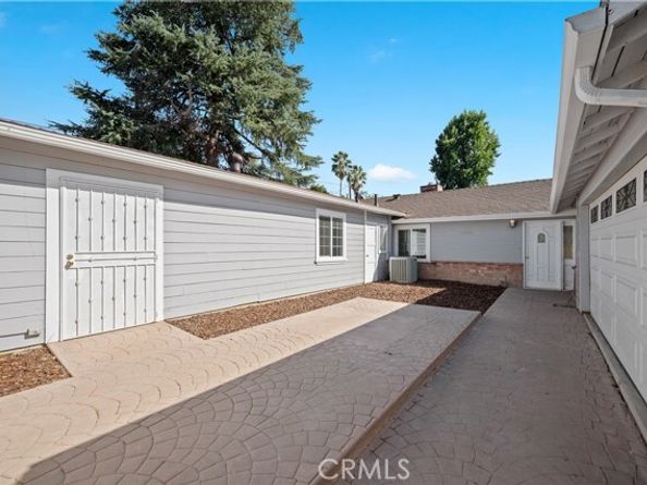 7445 Balcom Avenue, Reseda (los Angeles) CA 91335